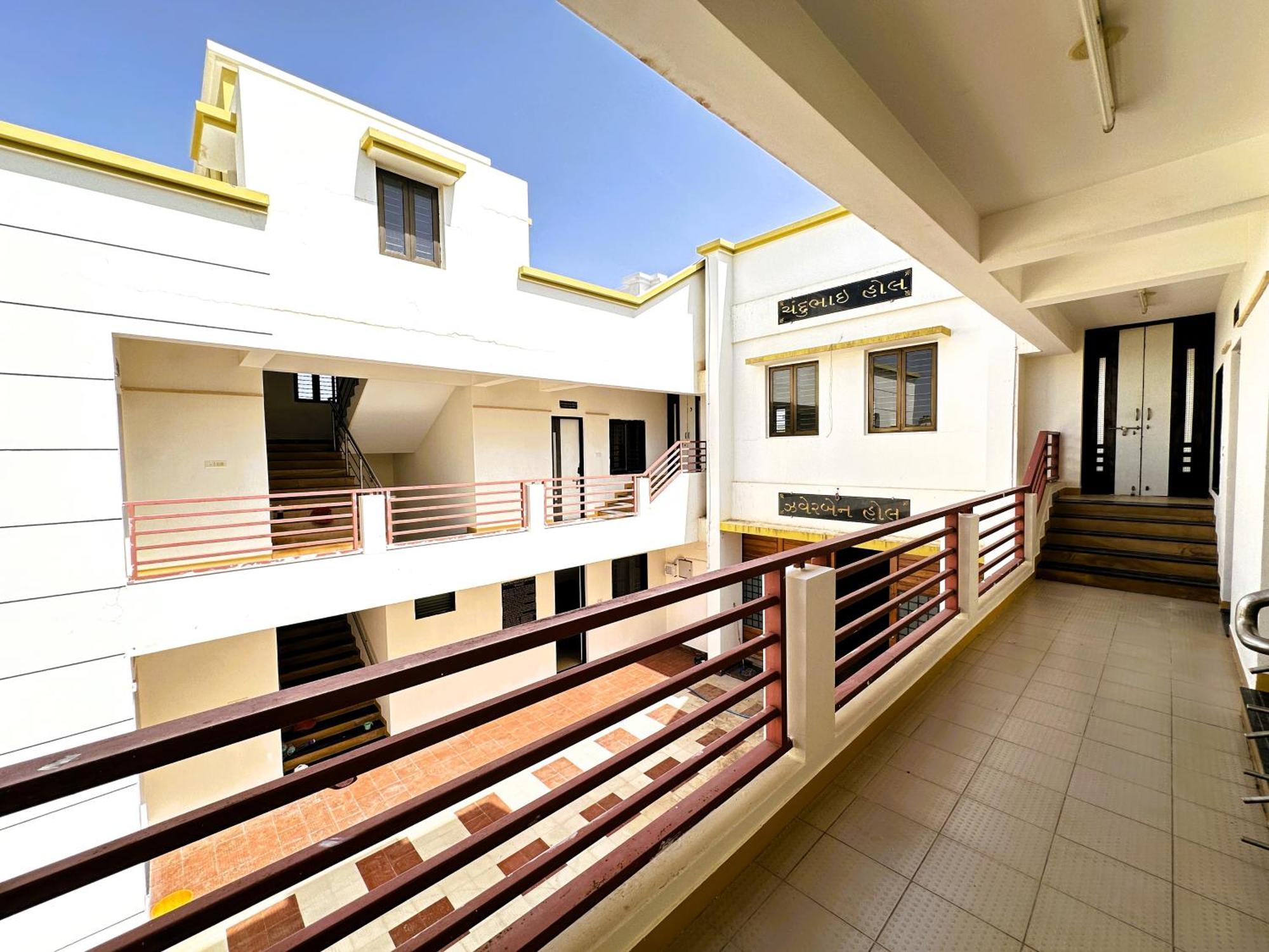 Ranjan Vadi Hotel Bhuj Luaran gambar