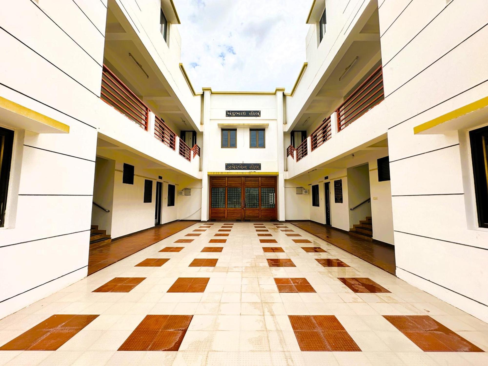 Ranjan Vadi Hotel Bhuj Luaran gambar